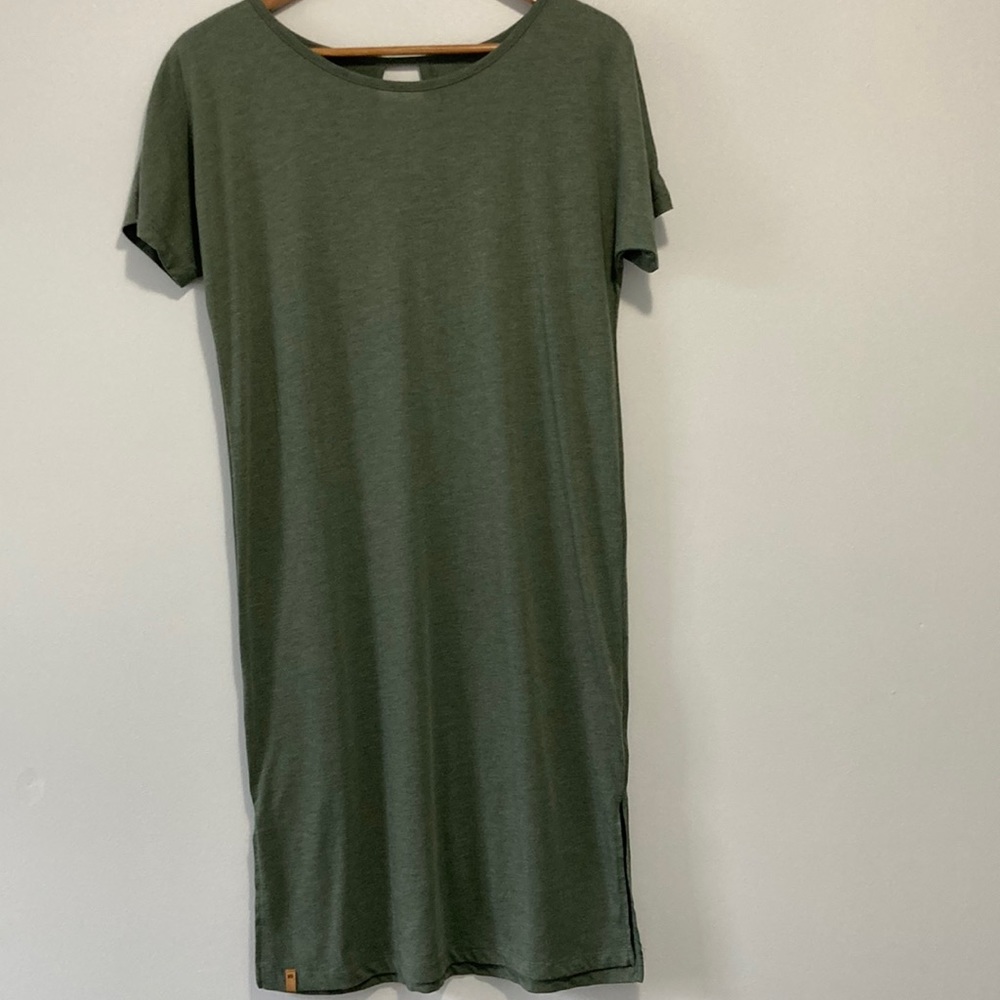 NWOT - tentree Women’s t’shirt dress. Small